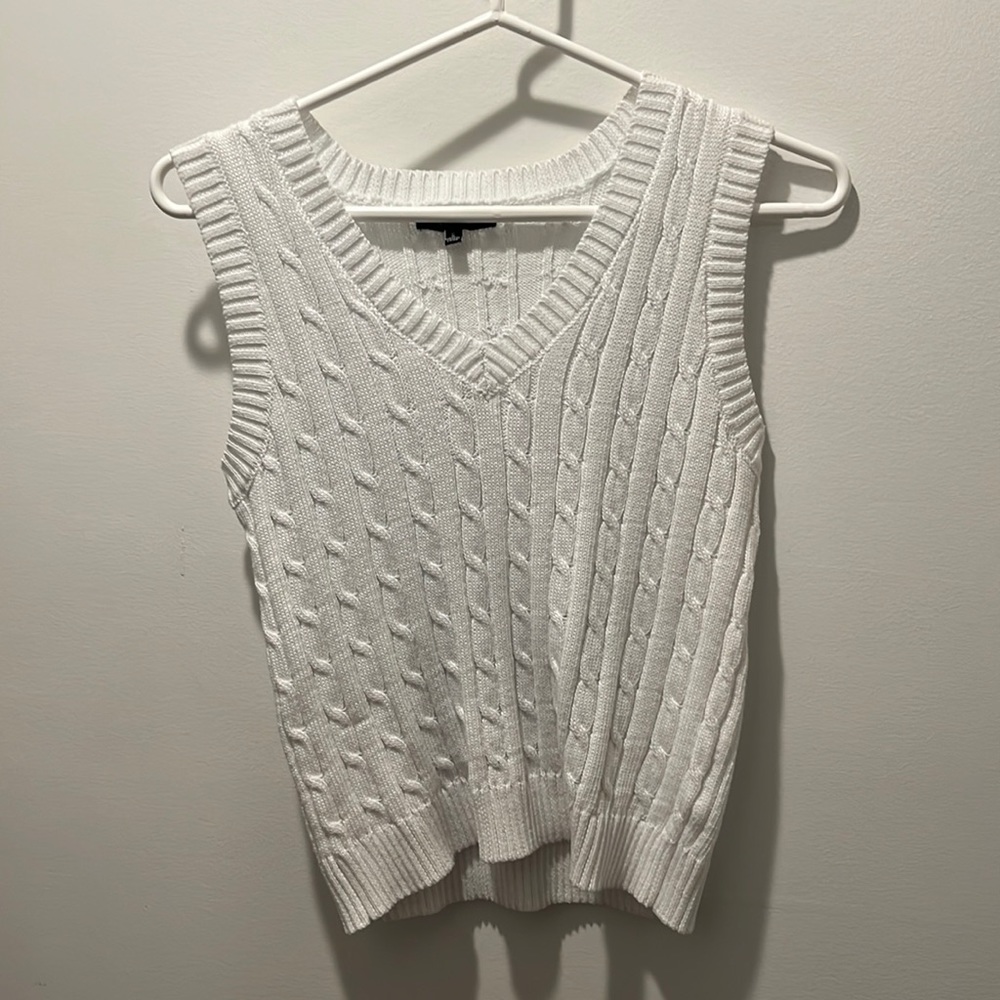 Sweater vest
